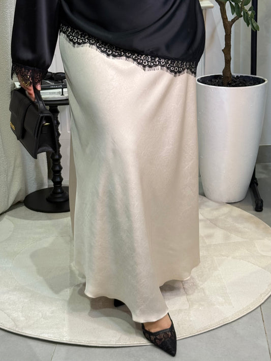 Jupe satinée écru