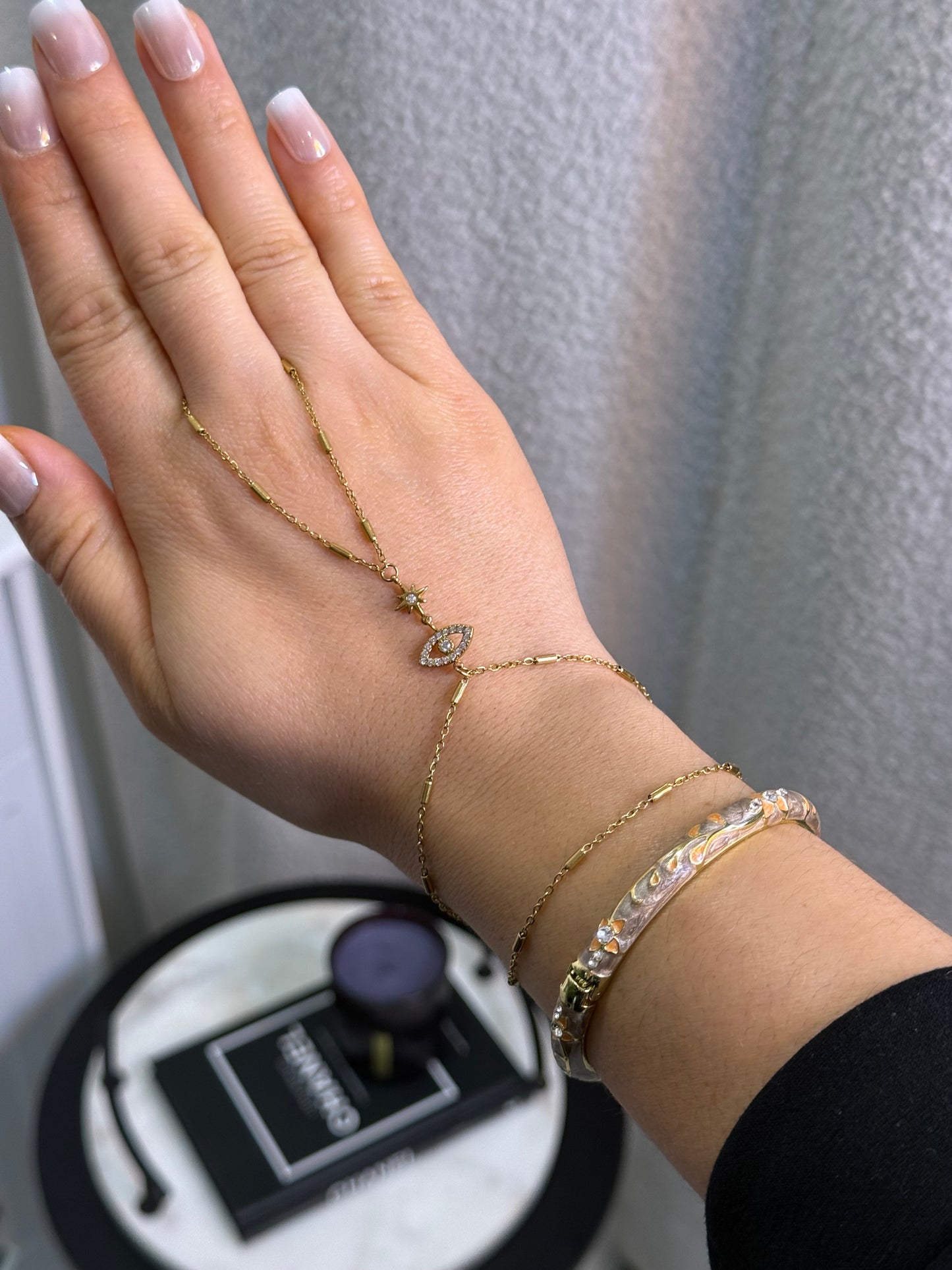 Chaîne de main Lucy