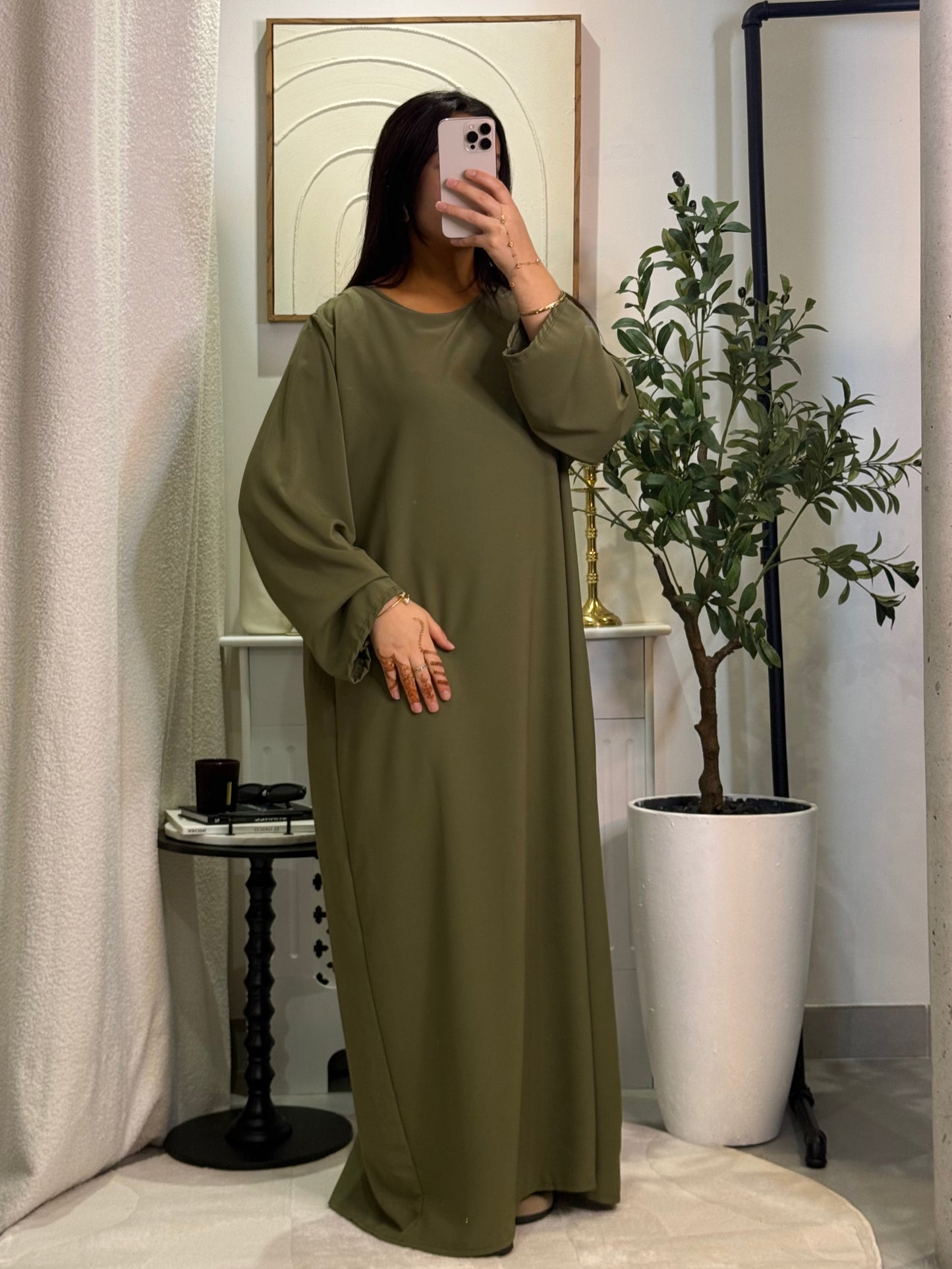 Ensemble Malaysia vert olive