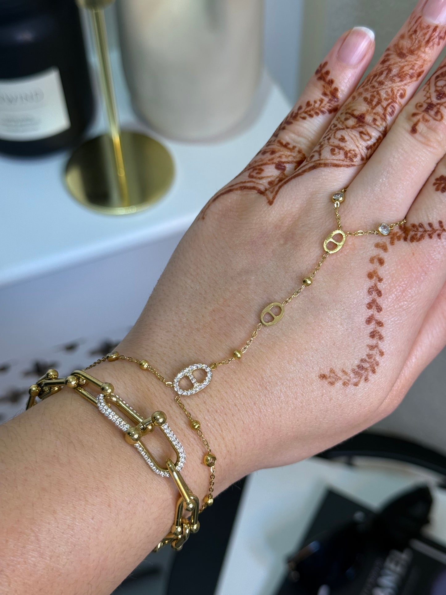 Chaîne de main Cristina